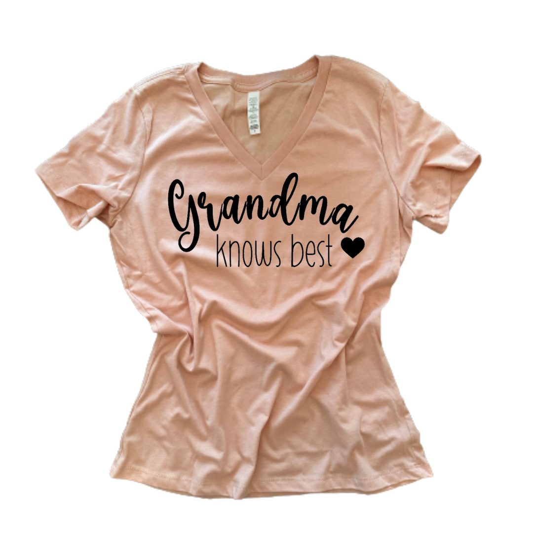 "Grandma Knows" T-Shirt (Light Pink)
