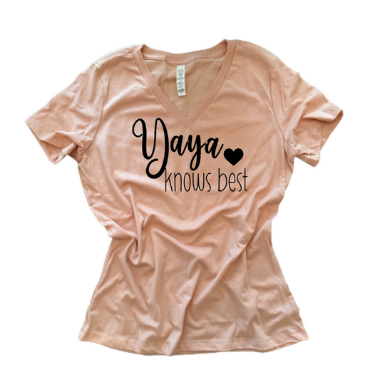 "Yaya Knows" T-Shirt (Light Pink)