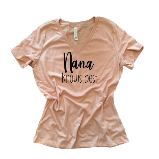 "Nana Knows" T-Shirt (Light Pink)