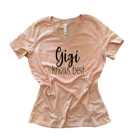 "Gigi Knows" T-Shirt (Light Pink)